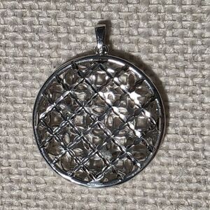 Elegant Silver Pendant Necklace